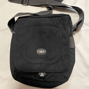 Eagle Creek crossbody bag